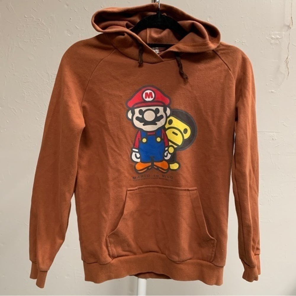 Mario graphic sweatshirt hoodie pockets drawstring hood brown small medium women